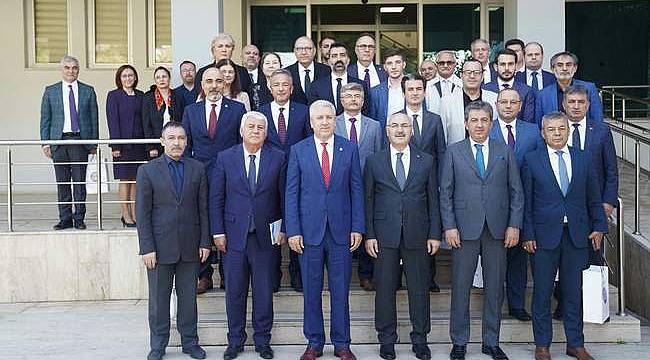 EÜ Danışma Kurulu, İzmir Valisi Yavuz Selim Köşger'in başkanlığında toplandı 