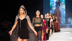 EÜ Emel Akın Meslek Yüksekokulu öğrencilerinden "Karma Temalı Öğrenci Defilesi" 