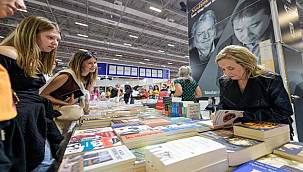 İZKİTAP'a İzmirlilerden yoğun ilgi   