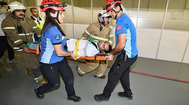 ​İzmir Büyükşehir Belediyesi'nden yangın tatbikatı 