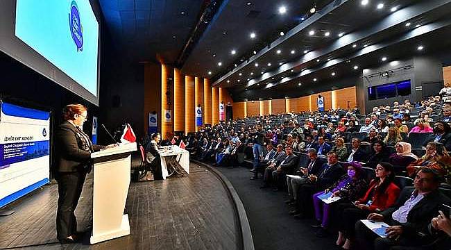 İzmir Kent Konseyi'nin yeni başkanı Nilay Kökkılınç 