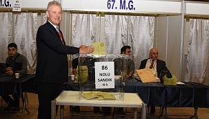 İZTO'da 10 bin 978 üye sandık başına gitti 