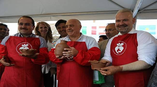 Menemen Belediyesi Uluslararası 1. Çömlek Festivali Renkli Başladı 