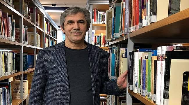 Prof. Dr. Süleyman İrvan:  "Basılı gazeteciliğin bittiğini ilan etmek durumundayız" 