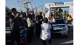 Royal Teos Ege Rallisi'nde Sürpriz Evlenme Teklifi