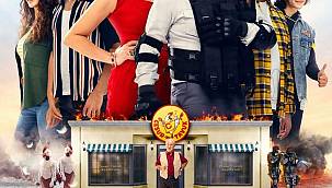 Sezonun ilk büyük yerli yapımı "Kim Bu Aile?" İzmir Agora AVM'de seyirci ile buluşuyor 