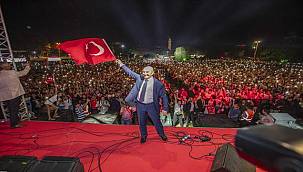 Yaşasın demokrasi, yaşasın Cumhuriyet! 