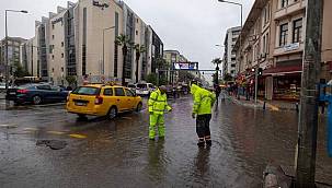 Aşırı yağış alan bölgelere anında müdahale ediliyor