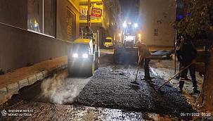 Bayraklı'ya bir ayda 500 ton asfalt