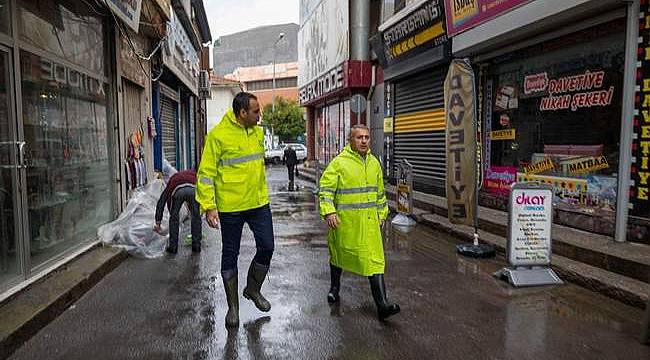 Beklenen yağışlar geldi, İZSU teyakkuza geçti 