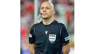 Cüneyt Çakır, Türkiye-Çekya maçı ile jübile yaptı 