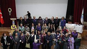 Foça Barış Kadınları'ndan Kadın Hakları Paneli