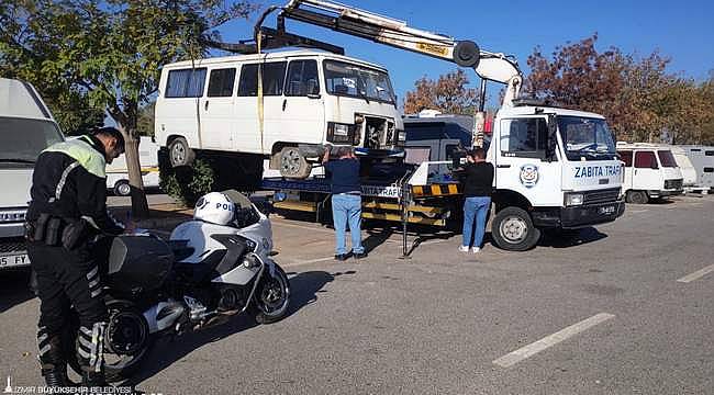 İnciraltı Kent Ormanı'ndaki karavanlar kaldırılıyor! 