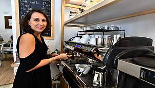 İzmir'in gözde baristaları Meslek Fabrikası'ndan çıkıyor 