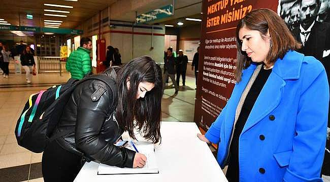  İzmirliler Ata'ya duydukları özlemi satırlara döktü 