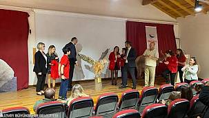 Öğrenciler topladıkları atıklardan heykel yaptı