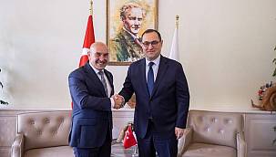 Soyer, Gürcistan'ın Ankara Büyükelçisi Giorgi Janjgava'yı makamında ağırladı 