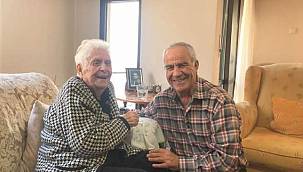 Atatürk'e çiçek veren Foçalı kız 101 yaşında vefat etti 