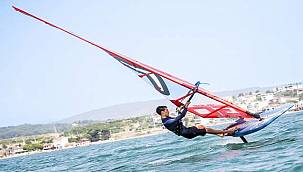 EMR Windsurf Sailing Club, Türkiye Şampiyonası'nda rüzgar gibi esti 