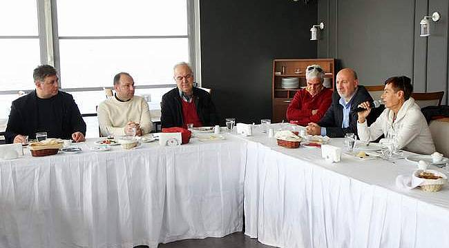 Başkan Tugay ve amatör kulüplerden dayanışma buluşması 