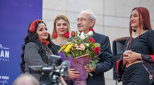İzmir'de Roman buluşması... CHP Lideri Kılıçdaroğlu da katıldı 