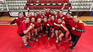 İzmir ekibinin gözü turda 