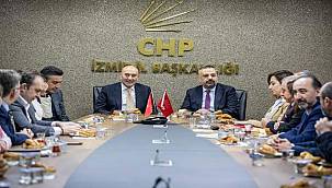 Başkan Soyer, CHP İzmir İl Başkanlığı'nı ziyaret etti