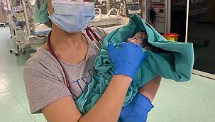 Depremzede aile bebeklerine İzmirli doktorun adını verdi  