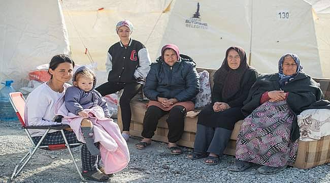 Depremzede kadınlar 8 Mart'ı buruk karşıladı: "Ne güzel yaşıyorduk, sıcak bir yuvamız vardı"