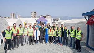 İzmir Büyükşehir'in Hatay'da kurduğu sahra hastanesi gönüllü hekimlere kucak açıyor 