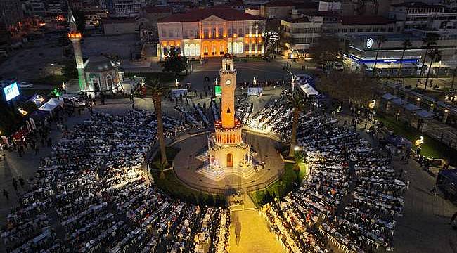 Ramazan'ın ilk iftarında deprem dayanışması  