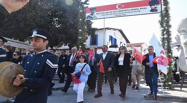 Atatürk'ün Foça'ya gelişinin 89'uncu yılı coşkuyla kutlandı 