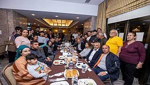 Başkan Soyer, depremzedelerle sahurda buluştu: "Yerinize kendimi koyarak elimden ne geliyorsa yapacağım"