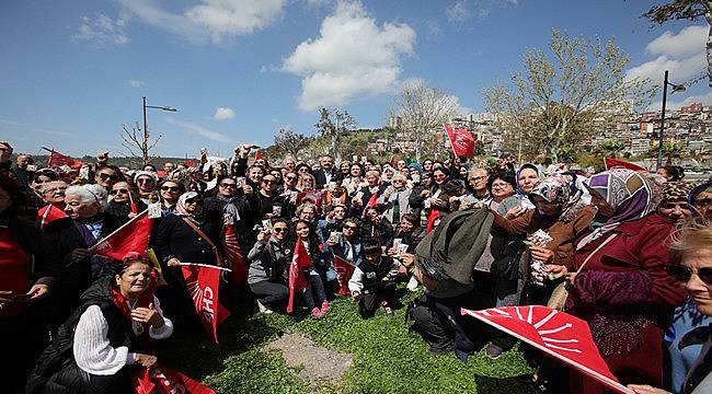 Bayraklılı kadınlardan söz: Bu seçimi biz kazanacağız 