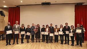 DEÜ'de profesörlük heyecanı: 124 Akademisyene Belge Verildi