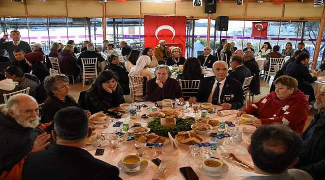 Foça'da şehit ve gazi yakınları iftarda bir araya geldi 