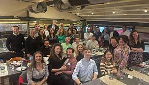 İzmir Aşkına Platformu üyeleri iftar yemeğinde araya geldi