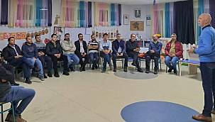 İzmirli babalar eğitimde