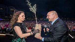 Sertab Erener'den "Boş verme Oy ver" konseri 