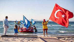 İzmir'de 41 halk plajının 40'ında Mavi Bayrak dalgalanıyor 