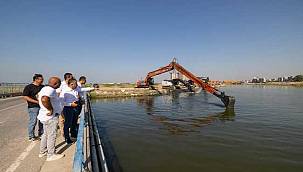 AOSB Deresi'nde temizlik çalışmaları sürüyor