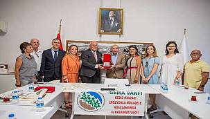 Başkan Soyer'e GEMA Vakfı'ndan plaket 