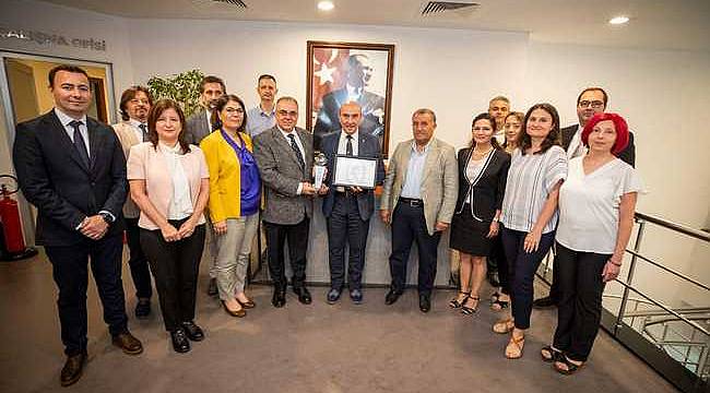 ESHOT'un engelleri kaldıran projesine özel ödül