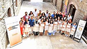 Genç kadınlar geleceğini Meslek Fabrikası'yla kuruyor