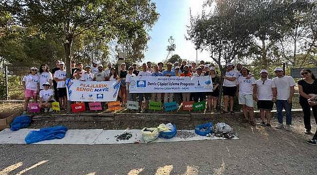 İzmir'de gençlerden deniz çöpü izleme etkinliği 