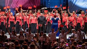 Karsu eğitimde fırsat eşitliği için Çeşme'de sahne aldı 