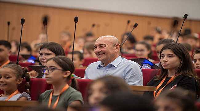 İzmir Büyükşehir Belediyesi çocukların güçlü fikirleriyle yönetilecek 