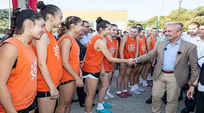 İzmir Büyükşehir Belediyesi'nden gençlere armağan 