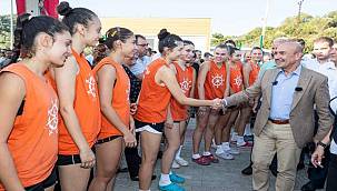 İzmir Büyükşehir Belediyesi'nden gençlere armağan 