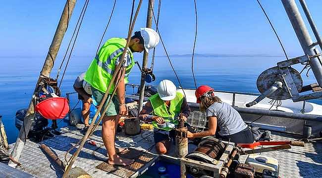 İzmir Körfezi'nin 30 farklı noktasından karot örneği alındı 